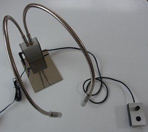 コントロールボックス分離型の顕微鏡照明